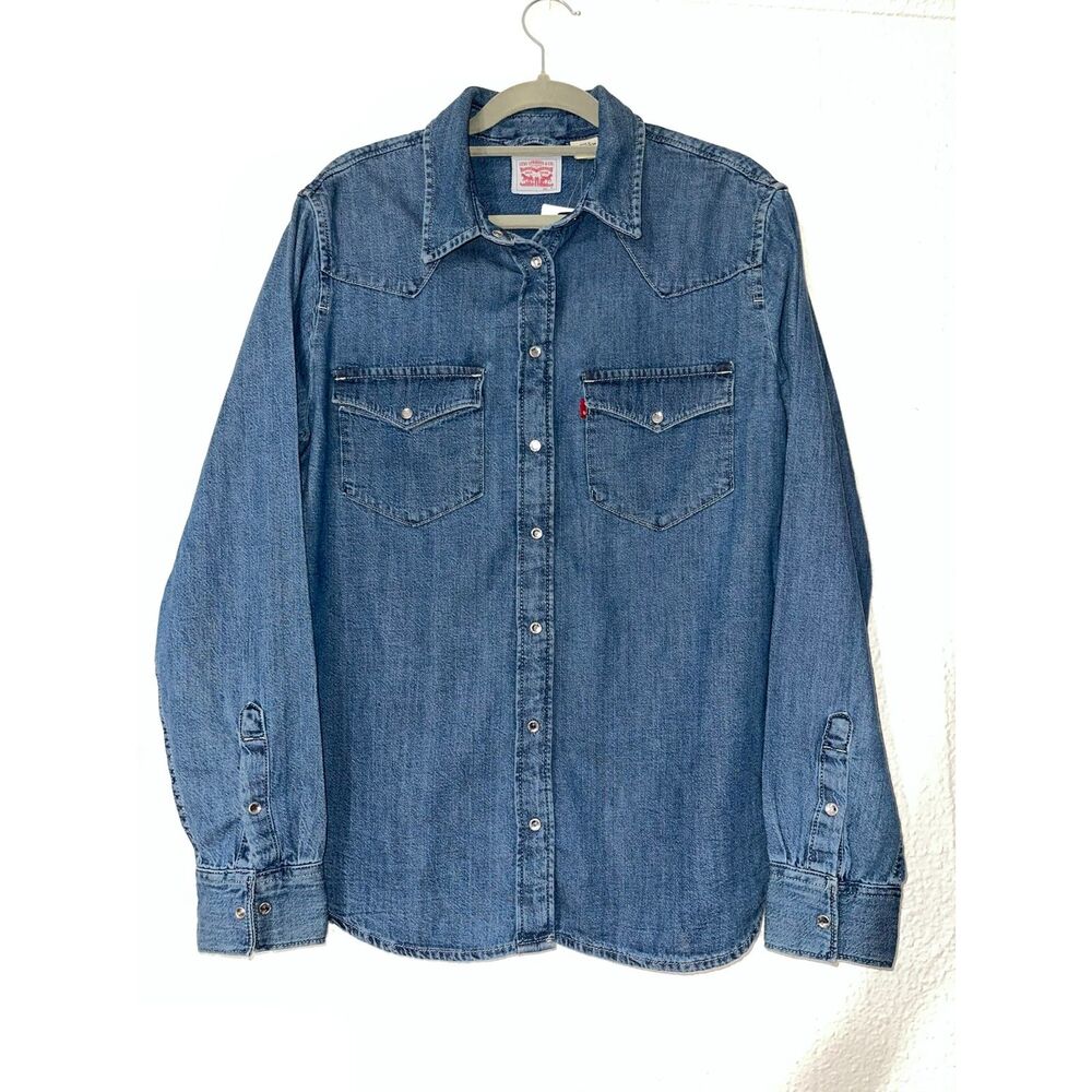 NWT Levi’s Essential Western Denim Shirt